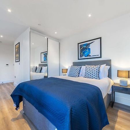 Modern Studio Apartment In East Grinstead Exterior photo