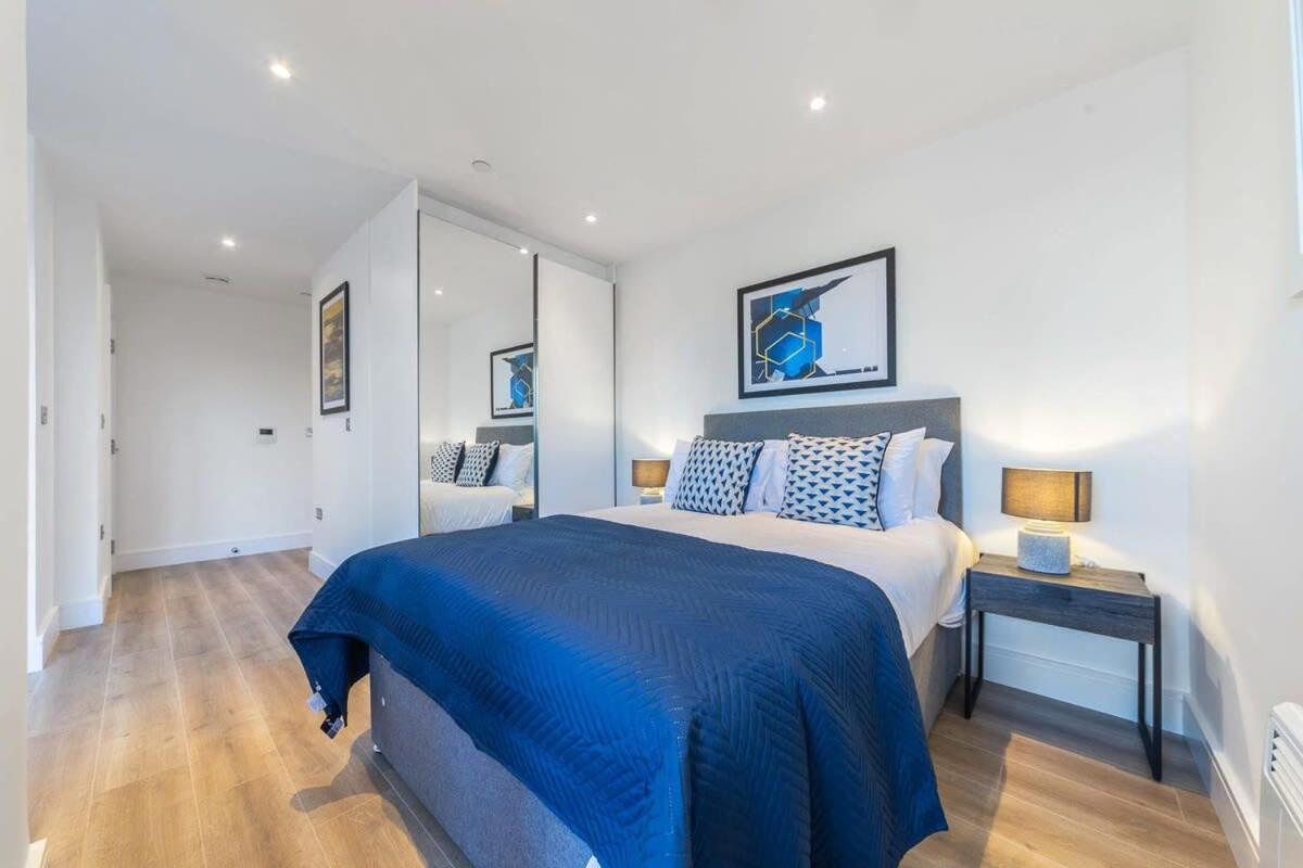Modern Studio Apartment In East Grinstead Exterior photo