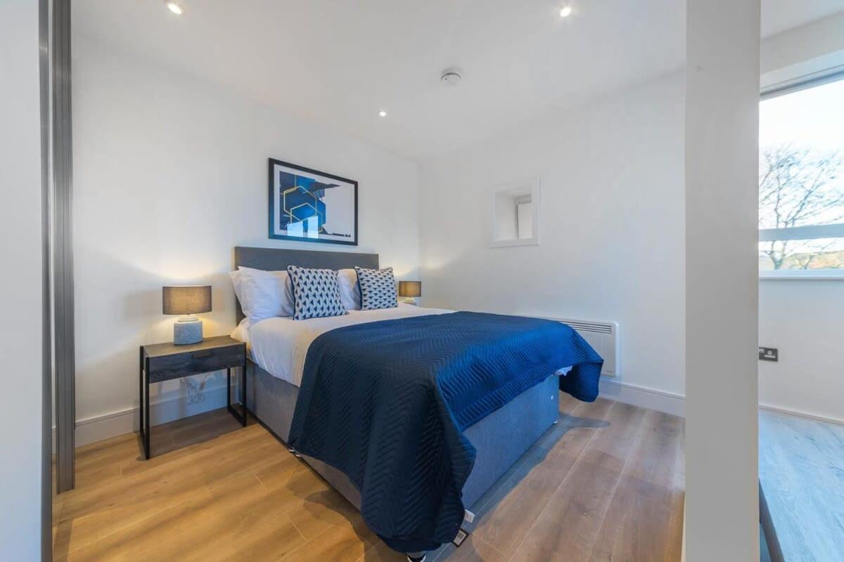 Modern Studio Apartment In East Grinstead Exterior photo